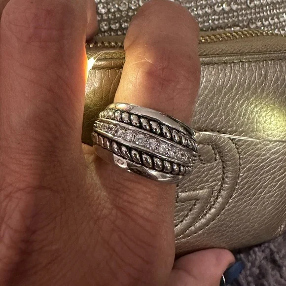 ๐ฅ LIA SOPHIA.One of their most gorgeous rings w/Crystals & Rope detailing.Size 8 - Picture 3 of 12